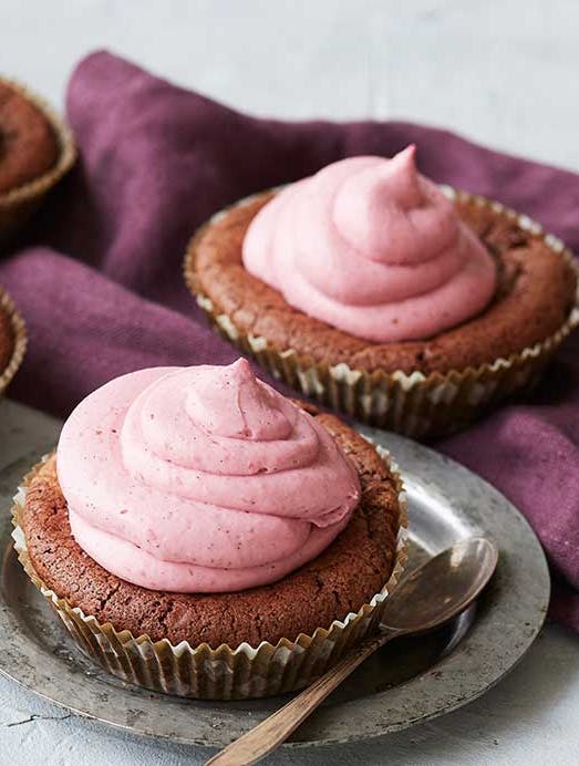 Browniemuffins med hindbærmousse