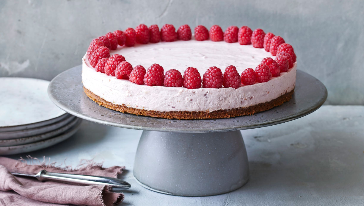 Cheesecake med pistacie og hindbær