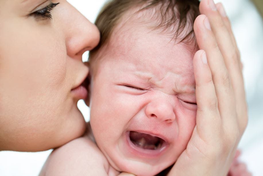 https://imgix.femina.dk/media/article/crying_baby.jpg