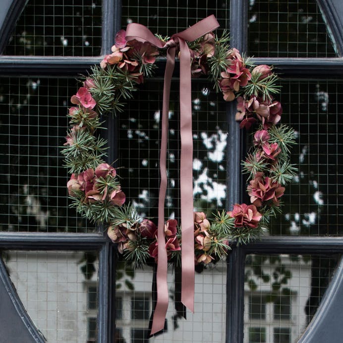 dørkrans med tørrede blomster