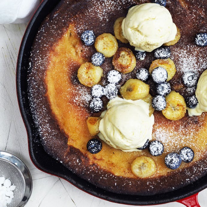 Dutch baby med bananer og is