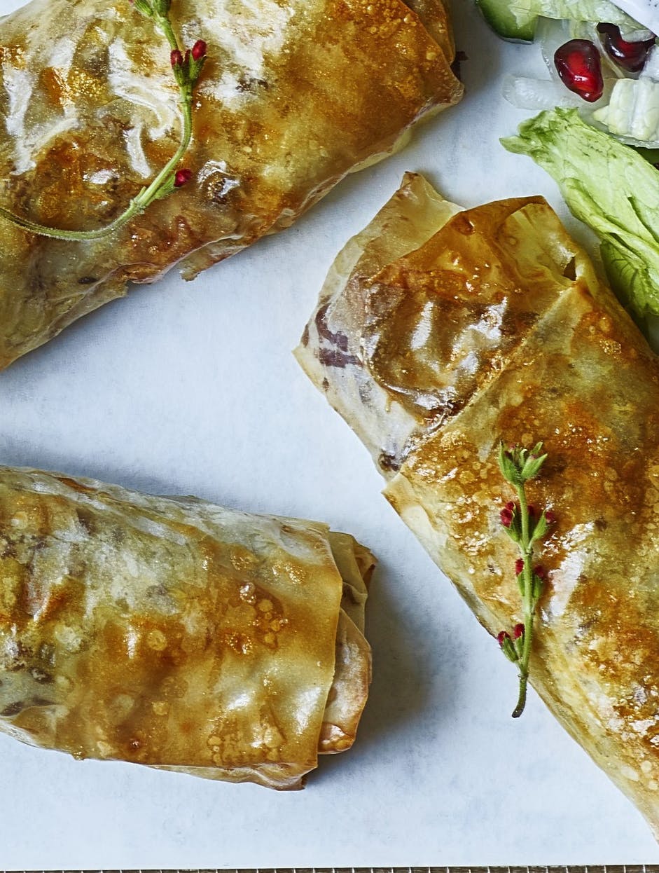 Fillodejsruller med oksekød og hvid ost