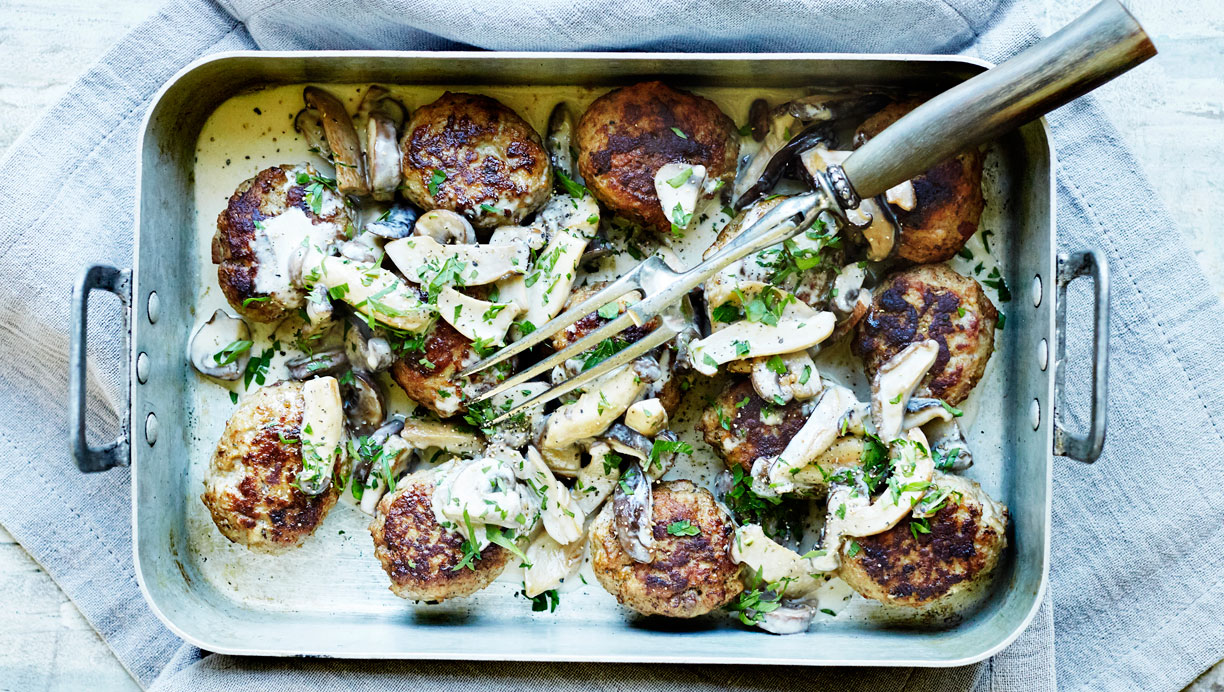 Frikadeller  a la vildt med flødestuvede svampe