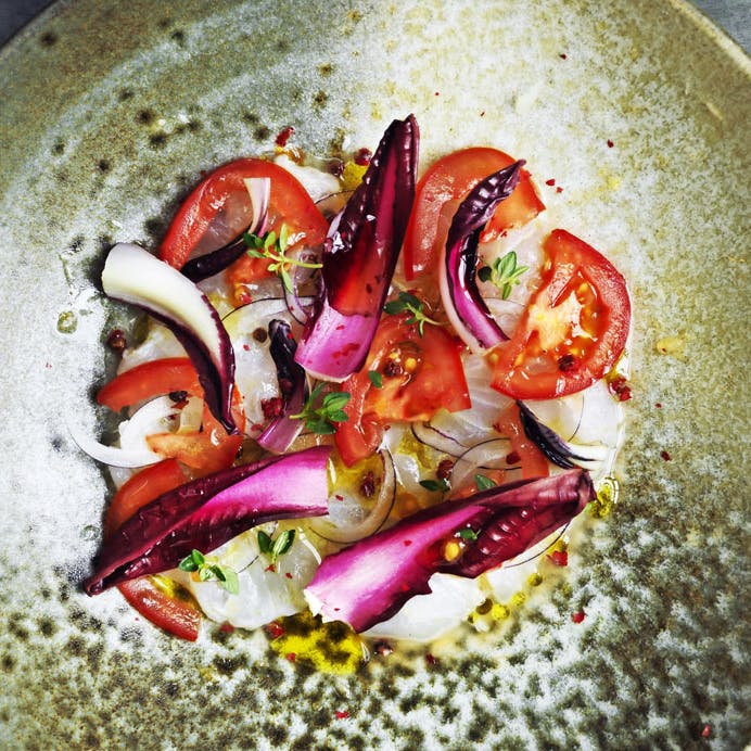 Frisk forret med torske-sashimi