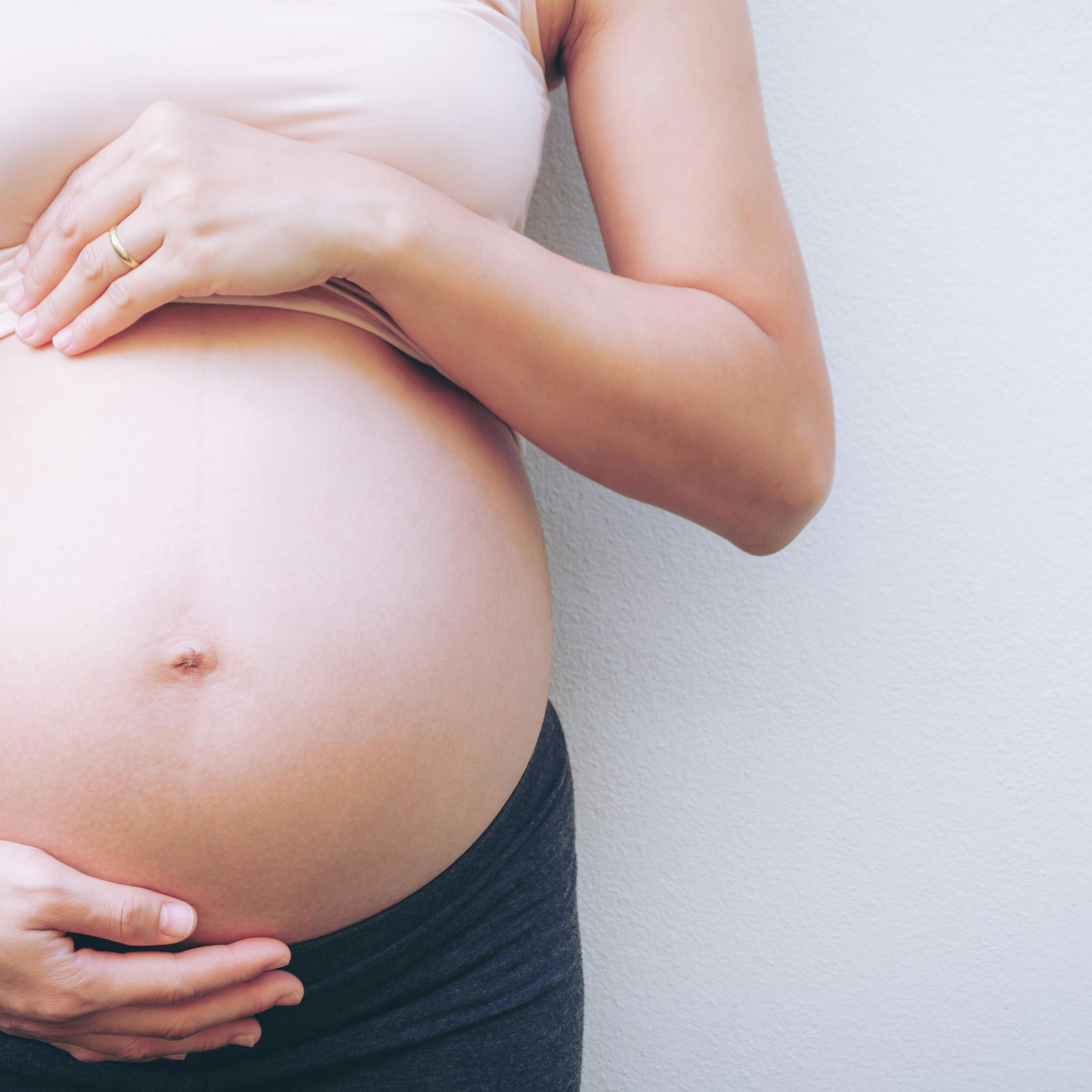 https://imgix.femina.dk/media/article/gravid_png.png