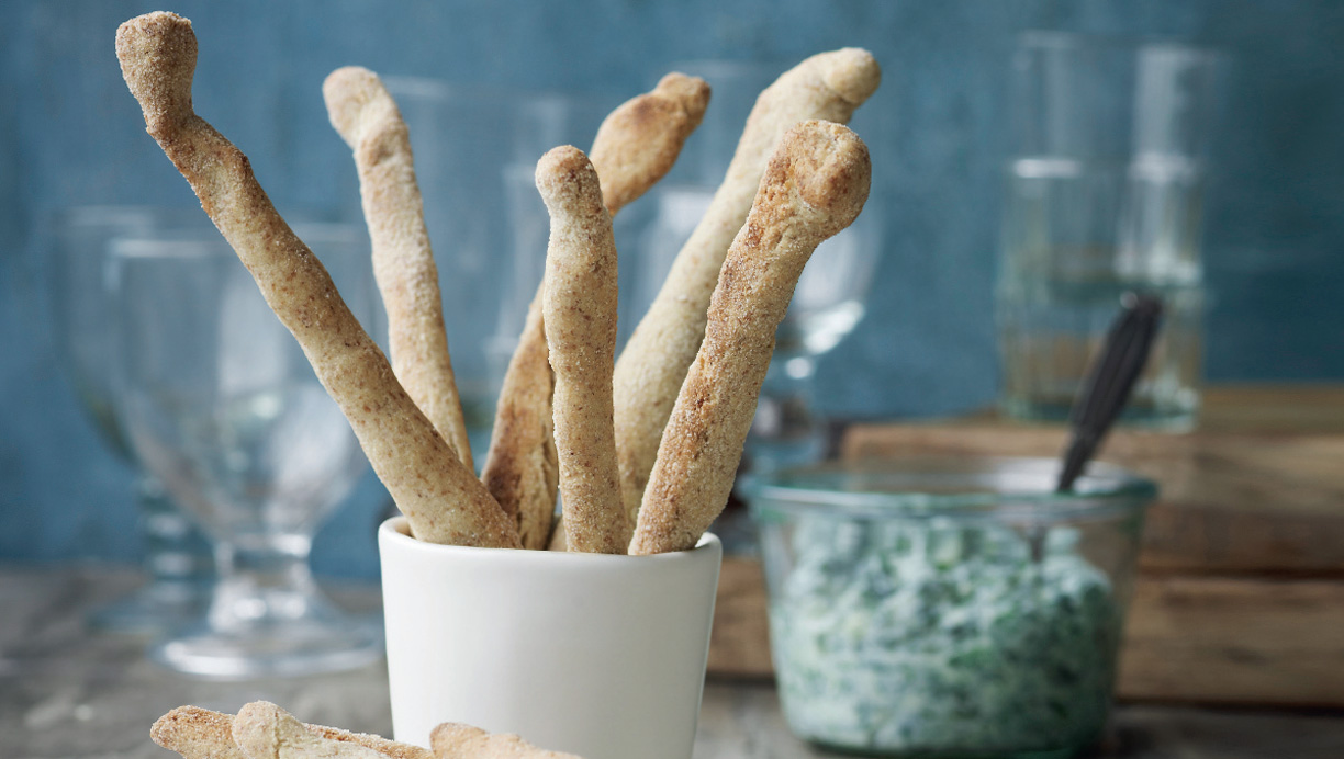 Hjemmelavede grissini med ricotta-spinat-dip