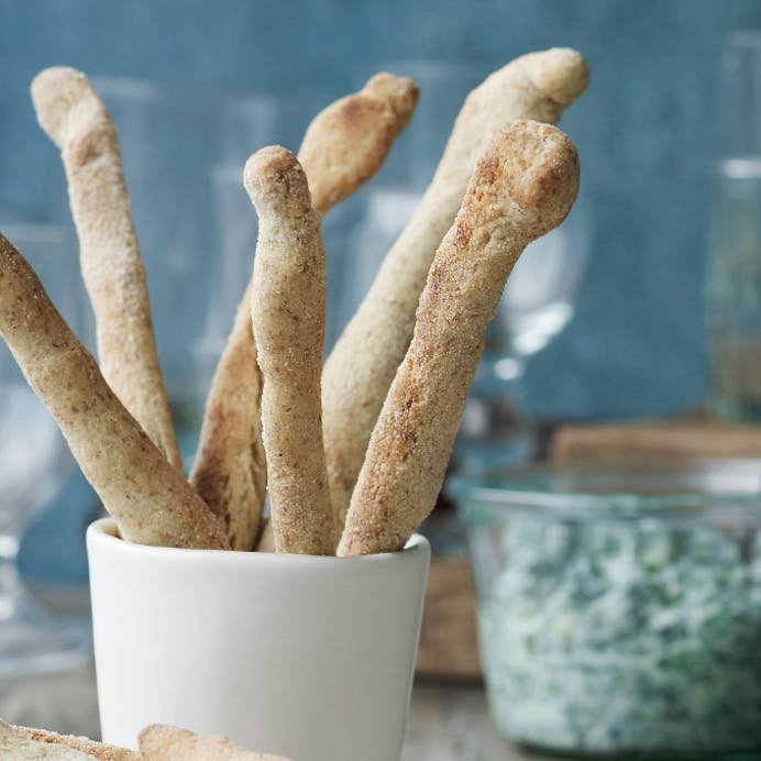 Hjemmelavede grissini med ricotta-spinat-dip