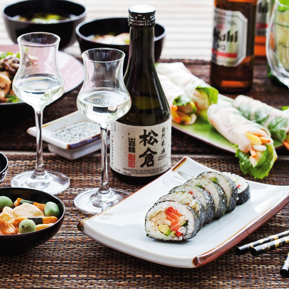 Hjemmelavet sushi:  Maki med laks og avocado