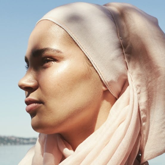 Iman Meskini fra den norske serie Skam deler sine tanker om at bære hijab.