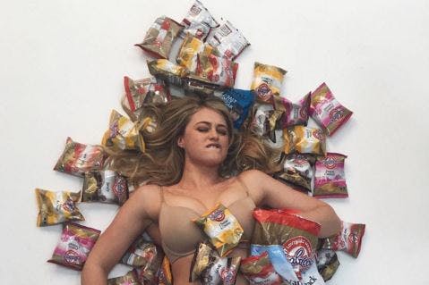 https://imgix.femina.dk/media/article/iskra_0.jpg
