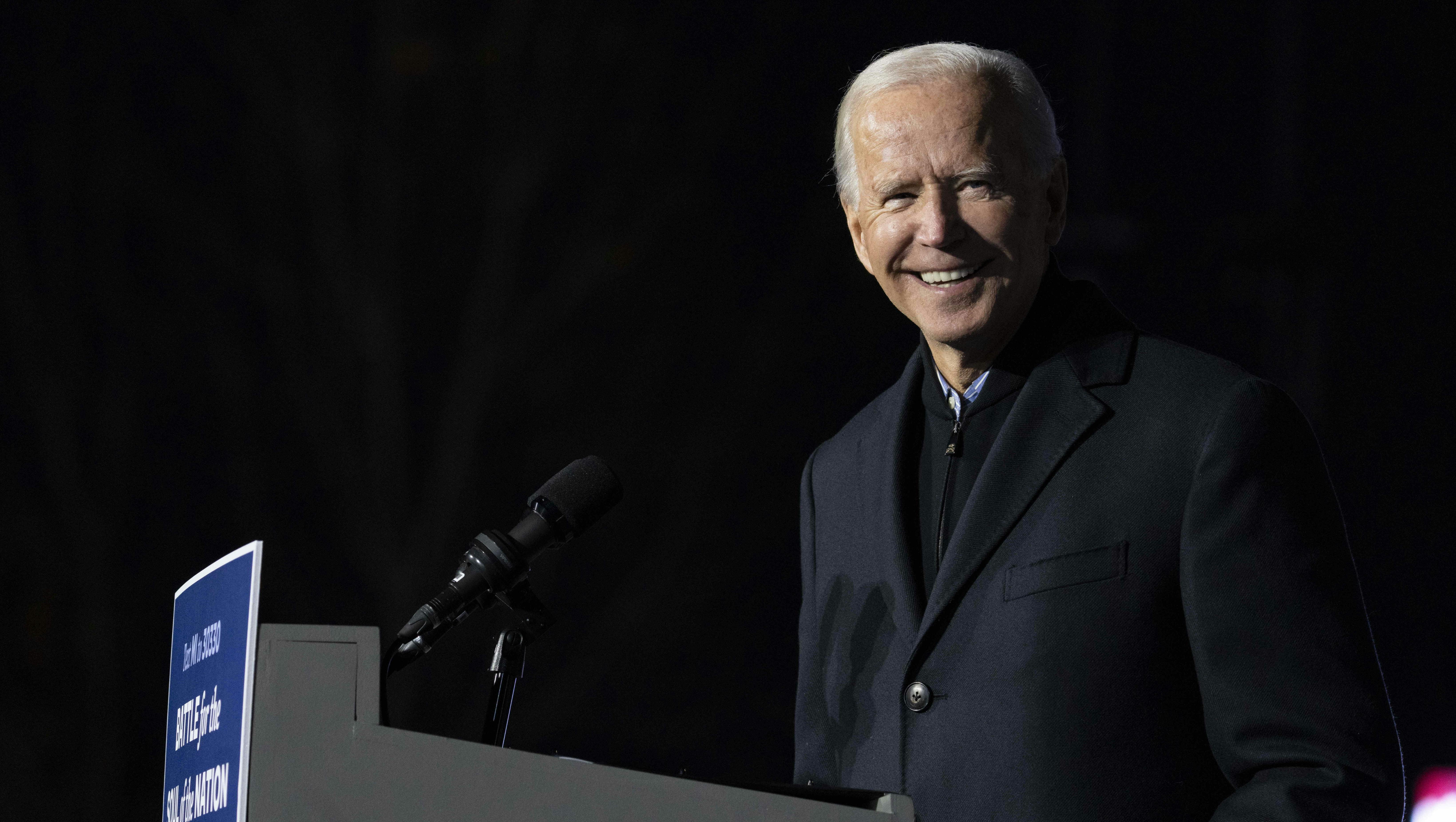 https://imgix.femina.dk/media/article/joe_biden_0.png
