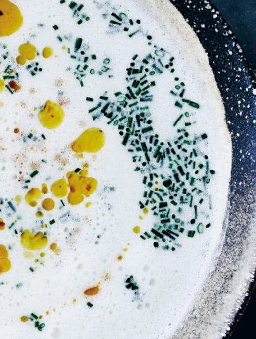 Jordskokkesuppe med purløg og chorizo