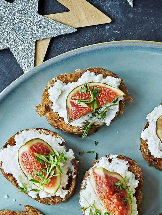 Bruschetta med saltet ricottacreme, figner og timian