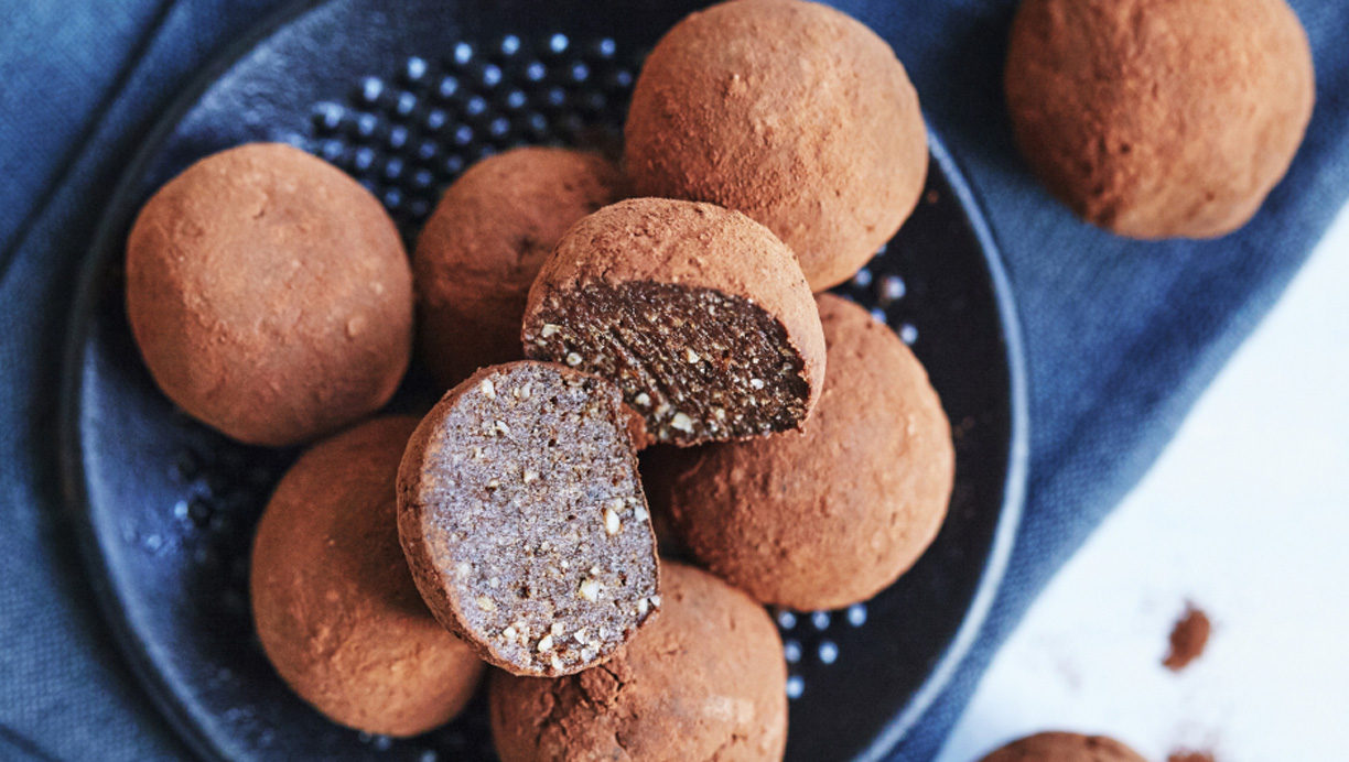 Julekonfekt med chokolade og mandler