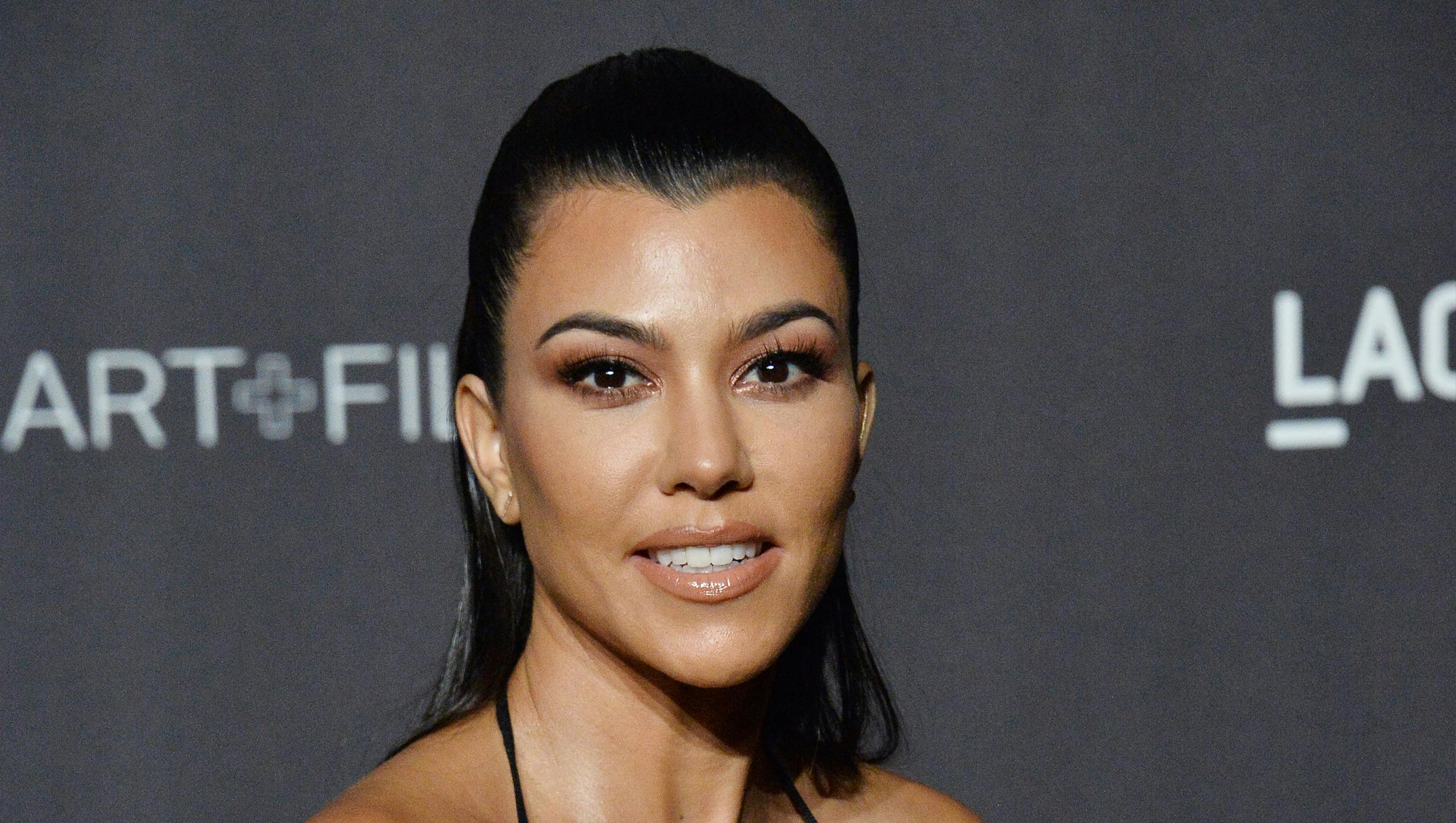 Kourtney Kardashian elsker sine strækmærker