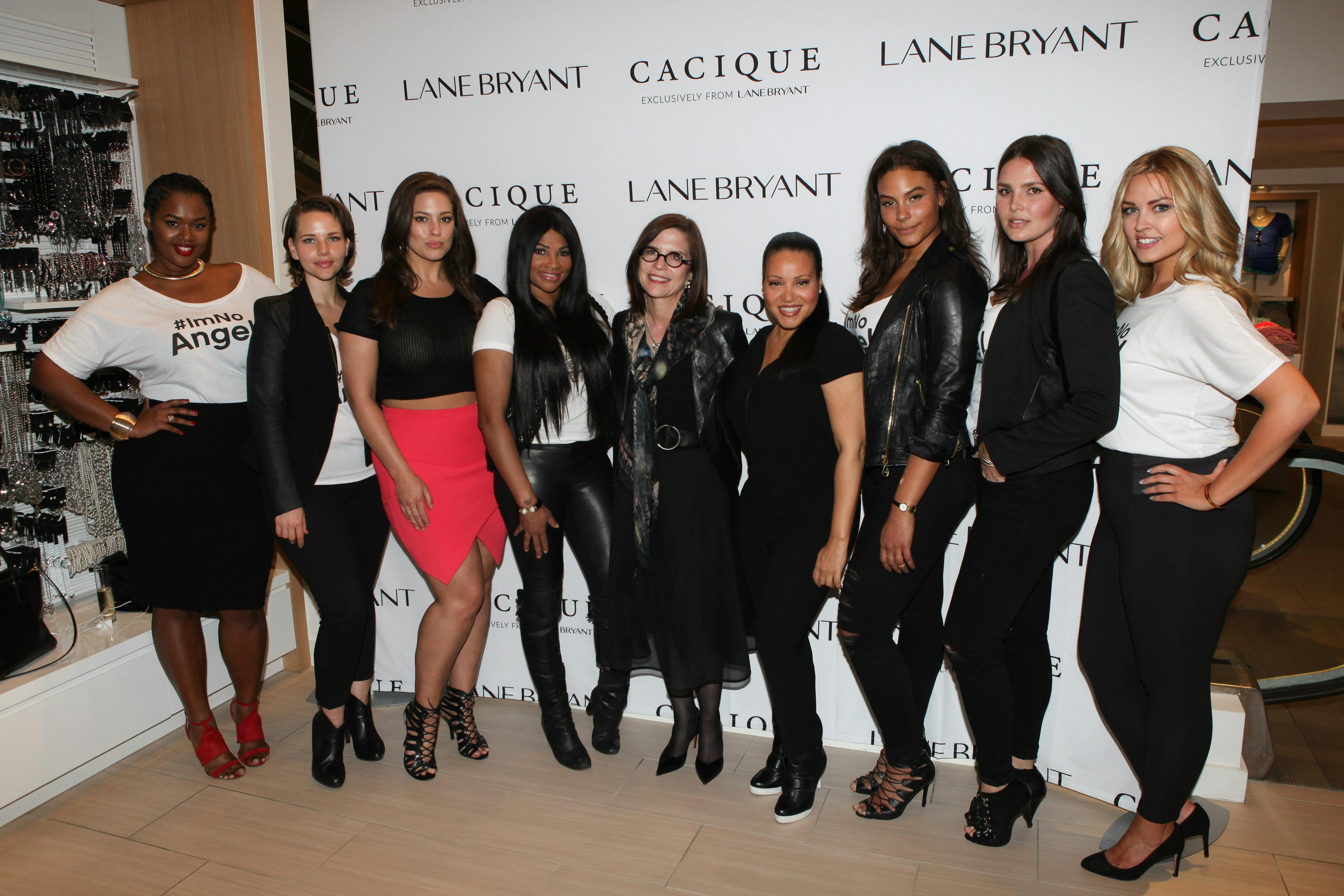 Her ses undertøjsmodellerne fra Lane Bryant