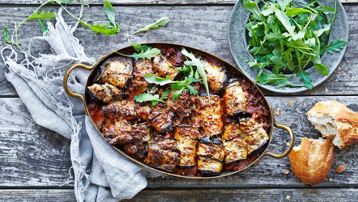 Aubergineruller med bolognese