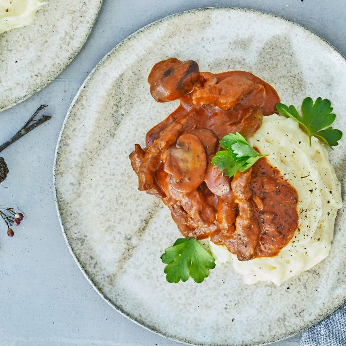 Bøf stroganoff med kartoffelmos