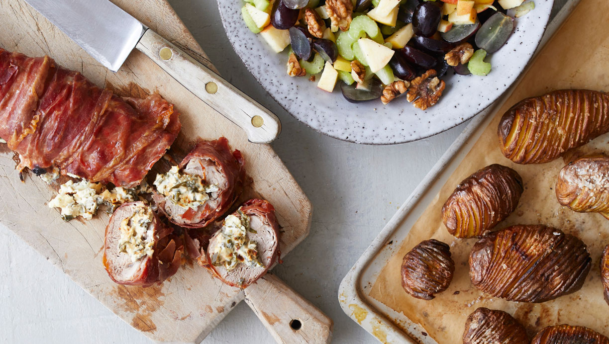 Fyldt svinemørbrad med hasselbackkartofler og waldorfsalat