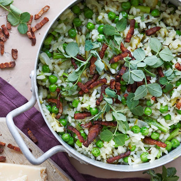 Grøn risotto med bacon