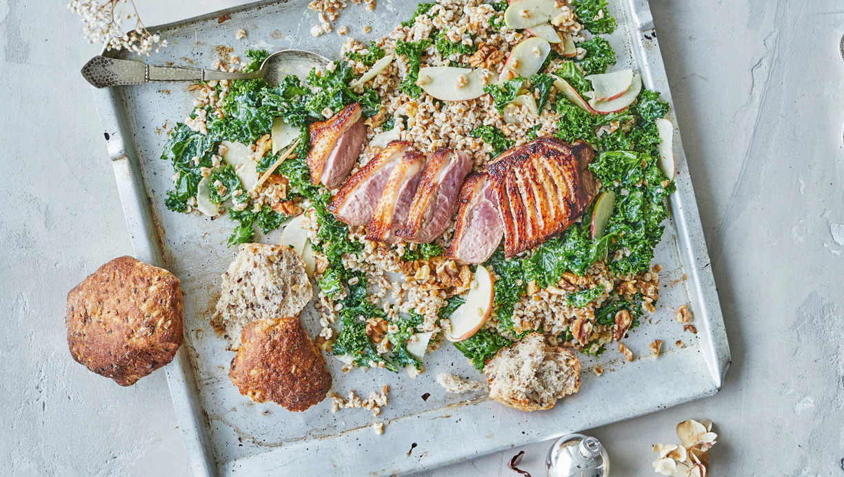 Grønkålssalat med and og mayo-dressing 