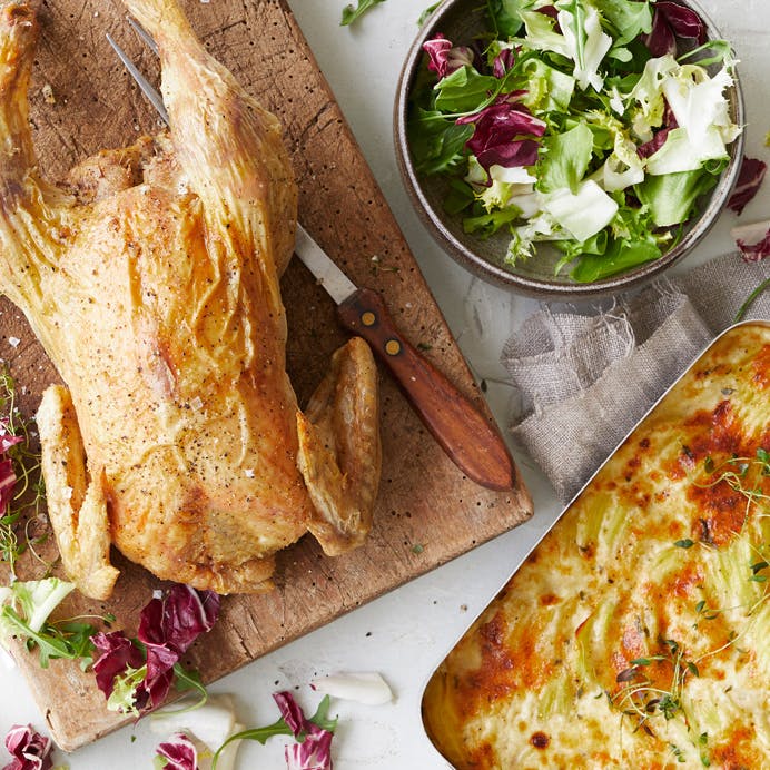 Helstegt kylling og flødekartofler med parmesan 