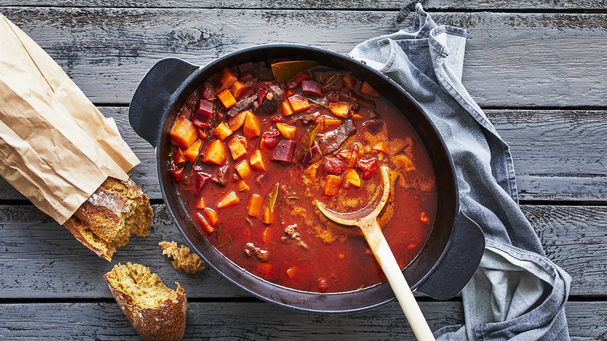 Italiensk suppe med skært oksekød 