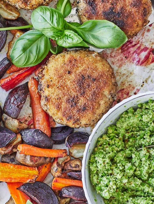 Krebinetter med ærtepesto og ovnbagte rodfrugter