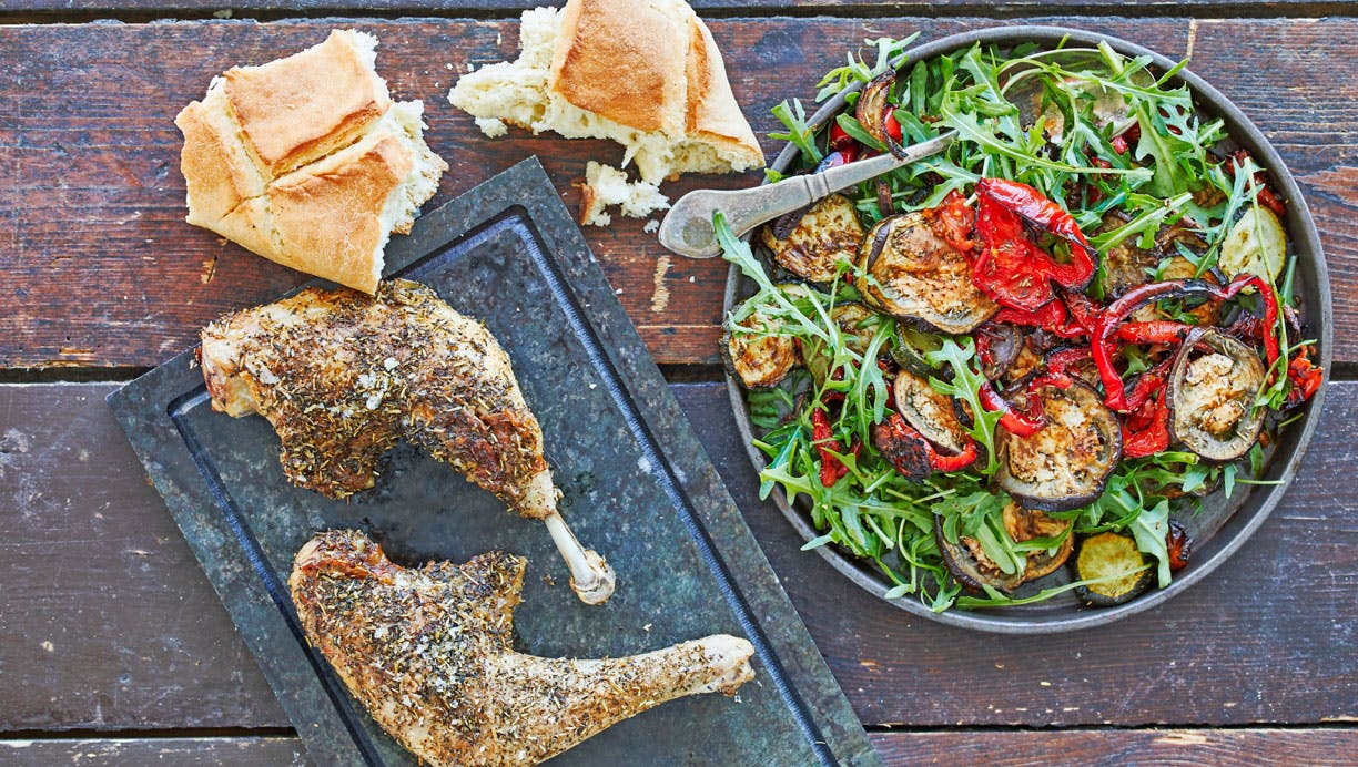Herbs de Provence-kyllingelår med ratatouille-salat 