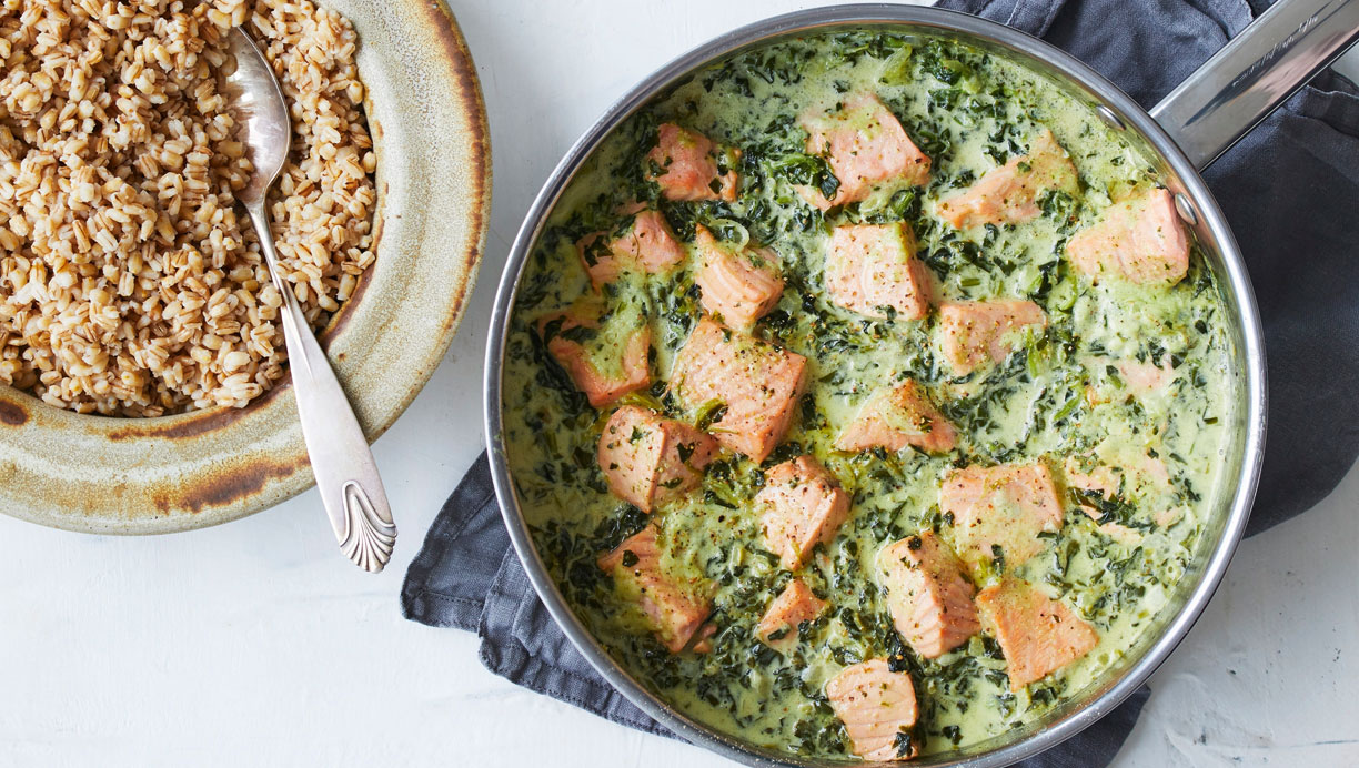 Laks i cremet spinatsauce 