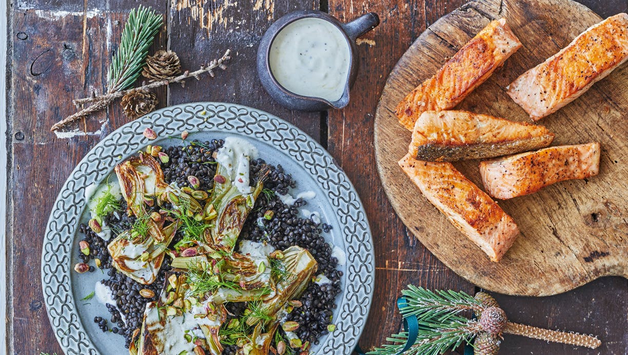 Laks og linsesalat med fennikel