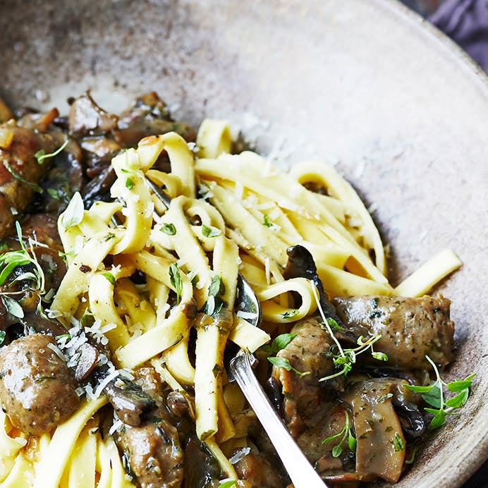 Pasta med svampe og italiensk pølse
