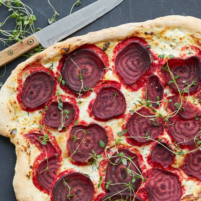 Pizza med rødbede og ricotta