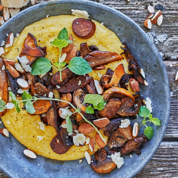Polenta med ristede svampe og chorizo