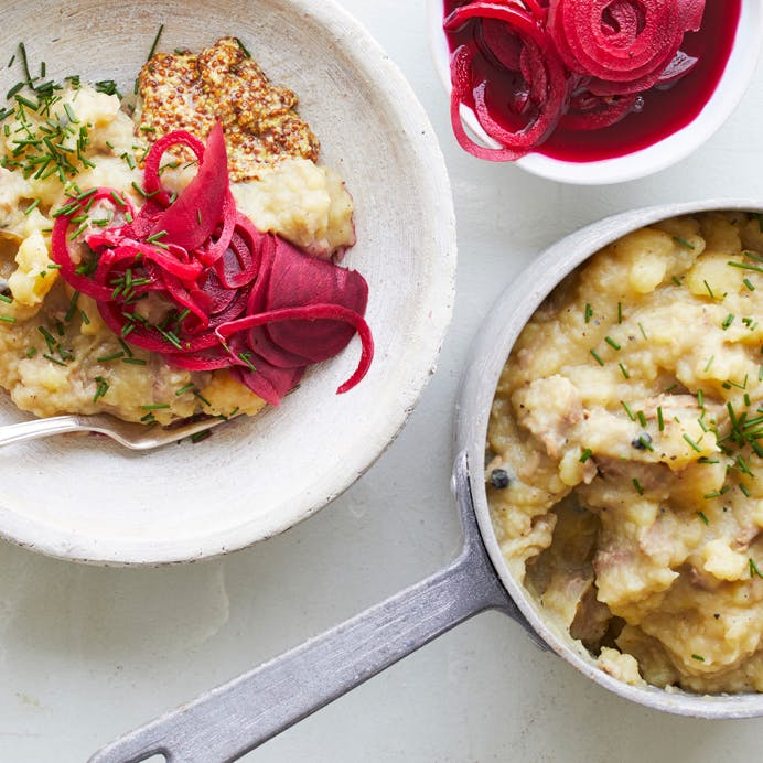 Skipperlabskovs med lam og lynsyltet rødbede