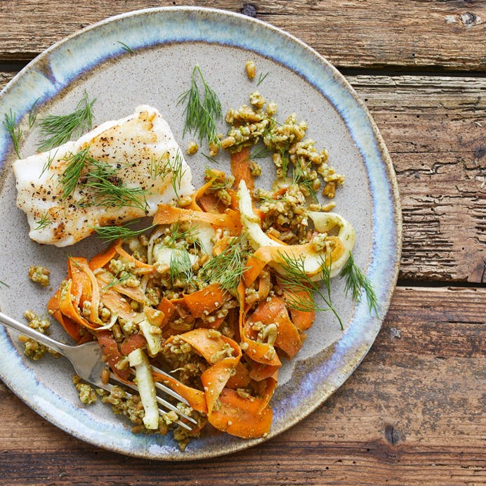 Smørstegt torsk og perlespeltsalat med pesto