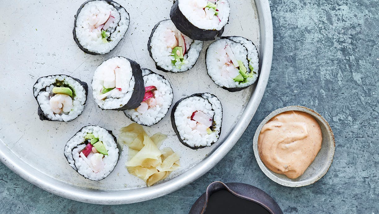 Sushi med rejer og asparges