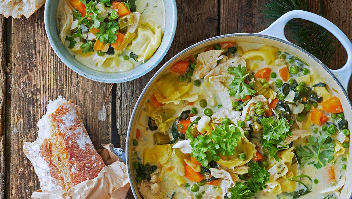 Kyllingesuppe med tortellini