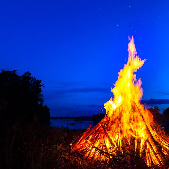 midsommerbål