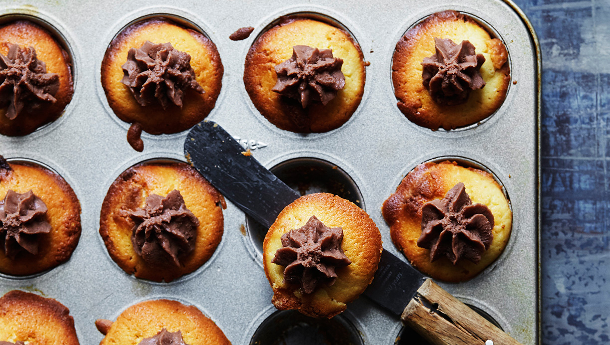 Mini-muffins med mælkechokoladecreme