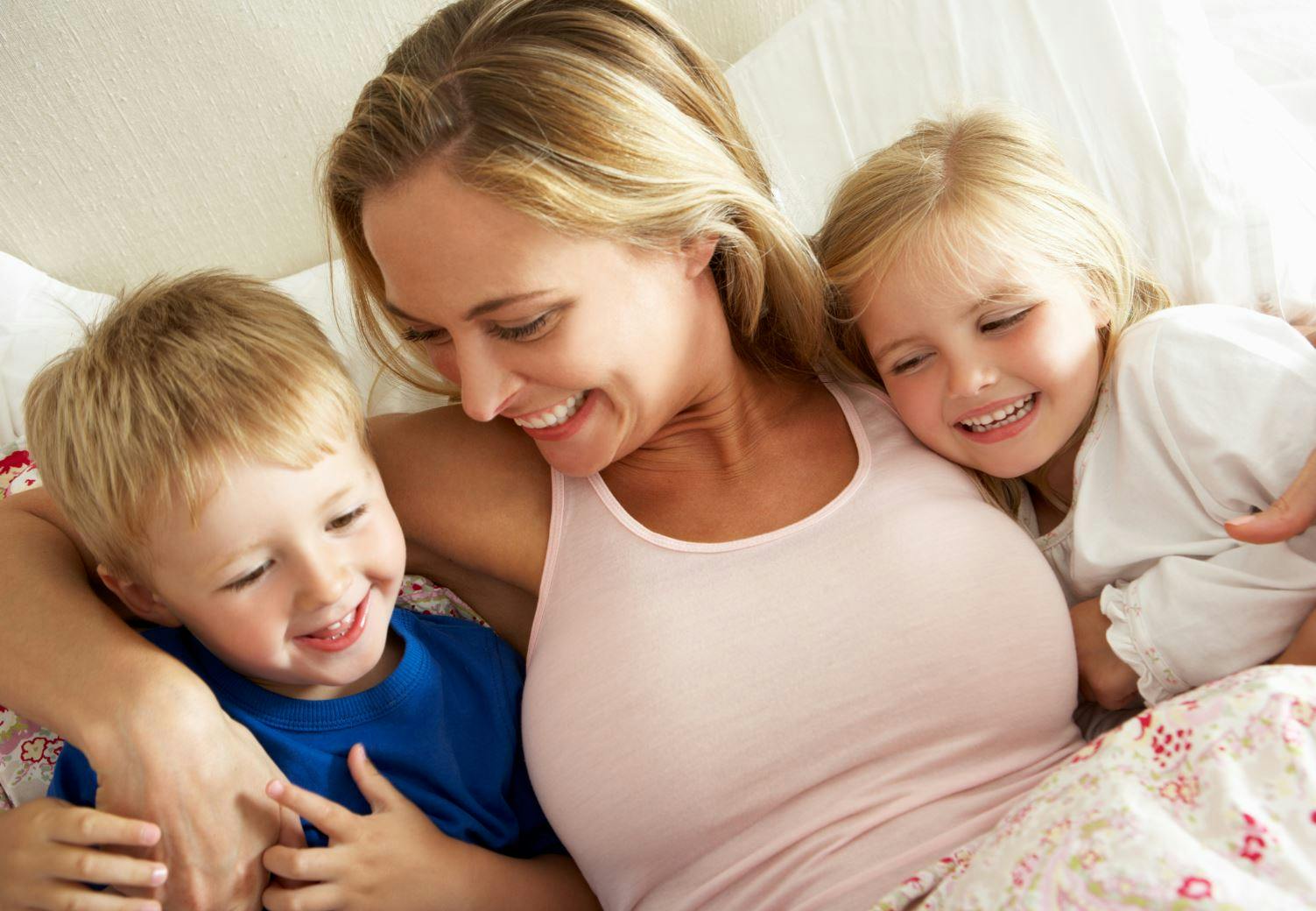 https://imgix.femina.dk/media/article/mor.jpg