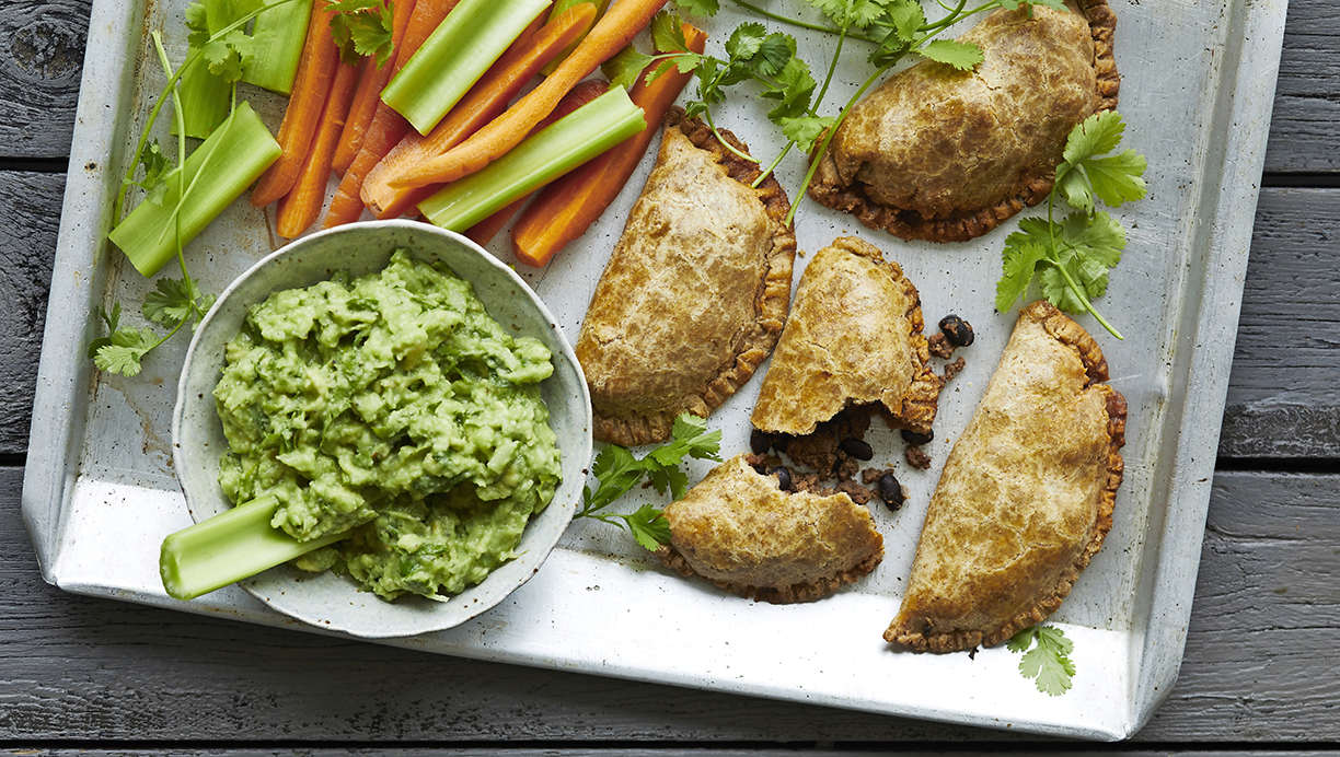 empanadas med oksekød og guacamole