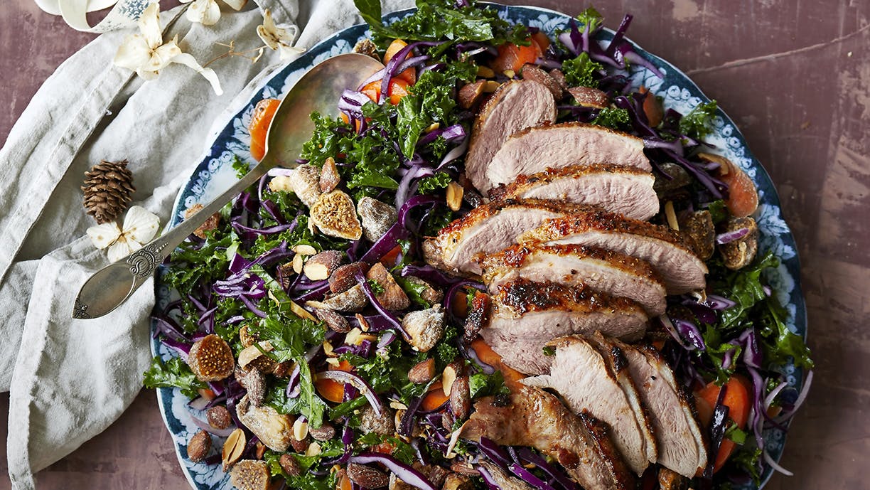 Opskrift på Kålsalat med appelsinglaseret andebryst