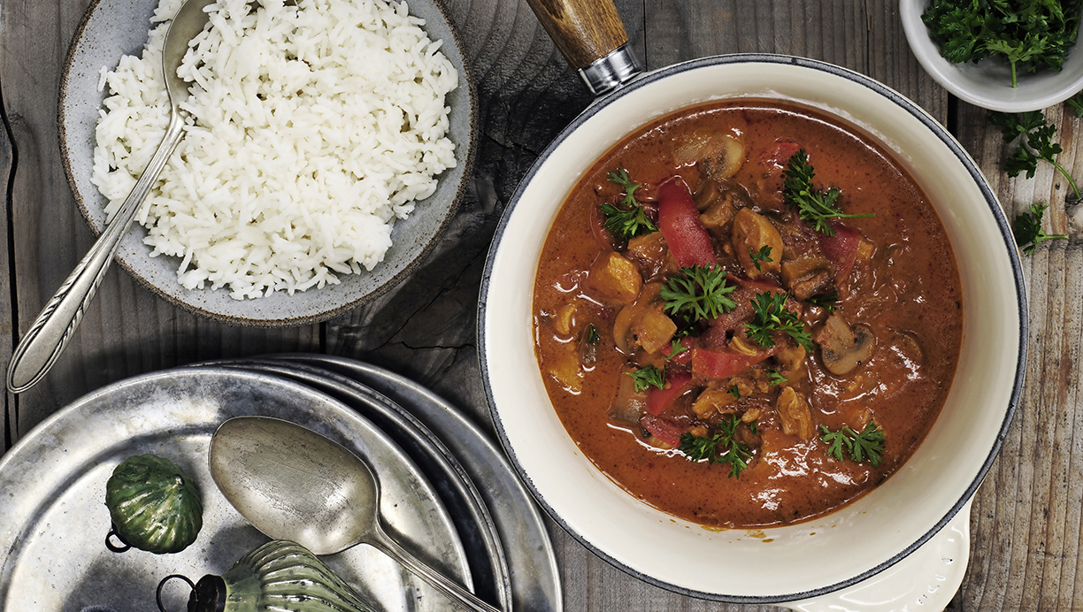 Opskrift på kylling i flødetomatsauce med svampe