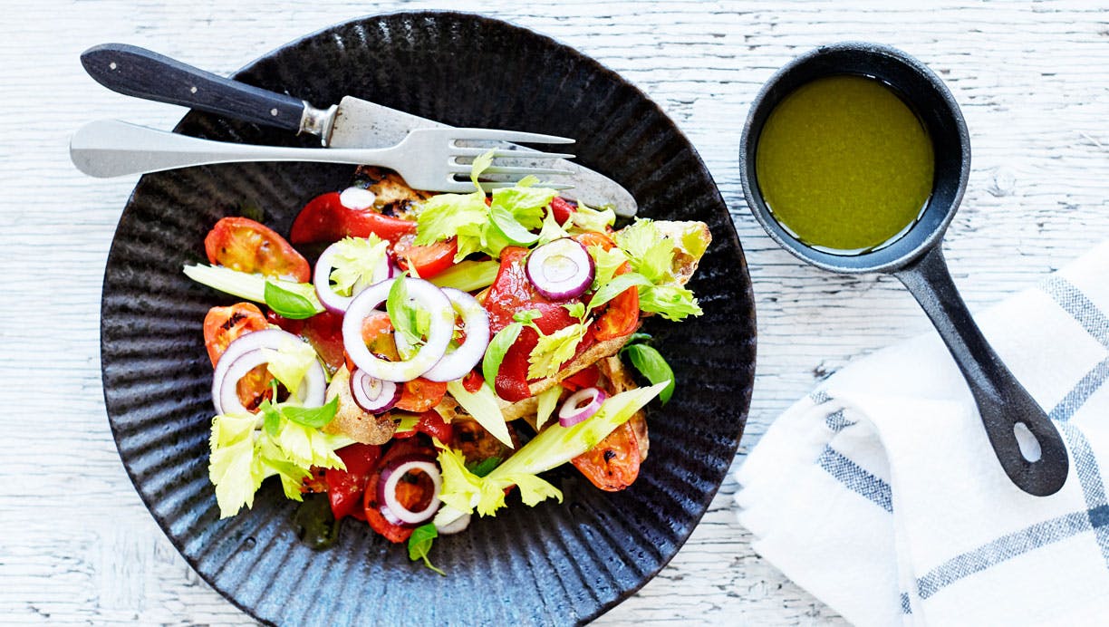 panzanella italiensk brødsalat