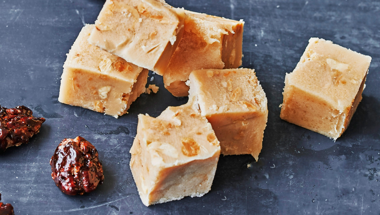 Peanutbutter-fudge med saltede peanuts
