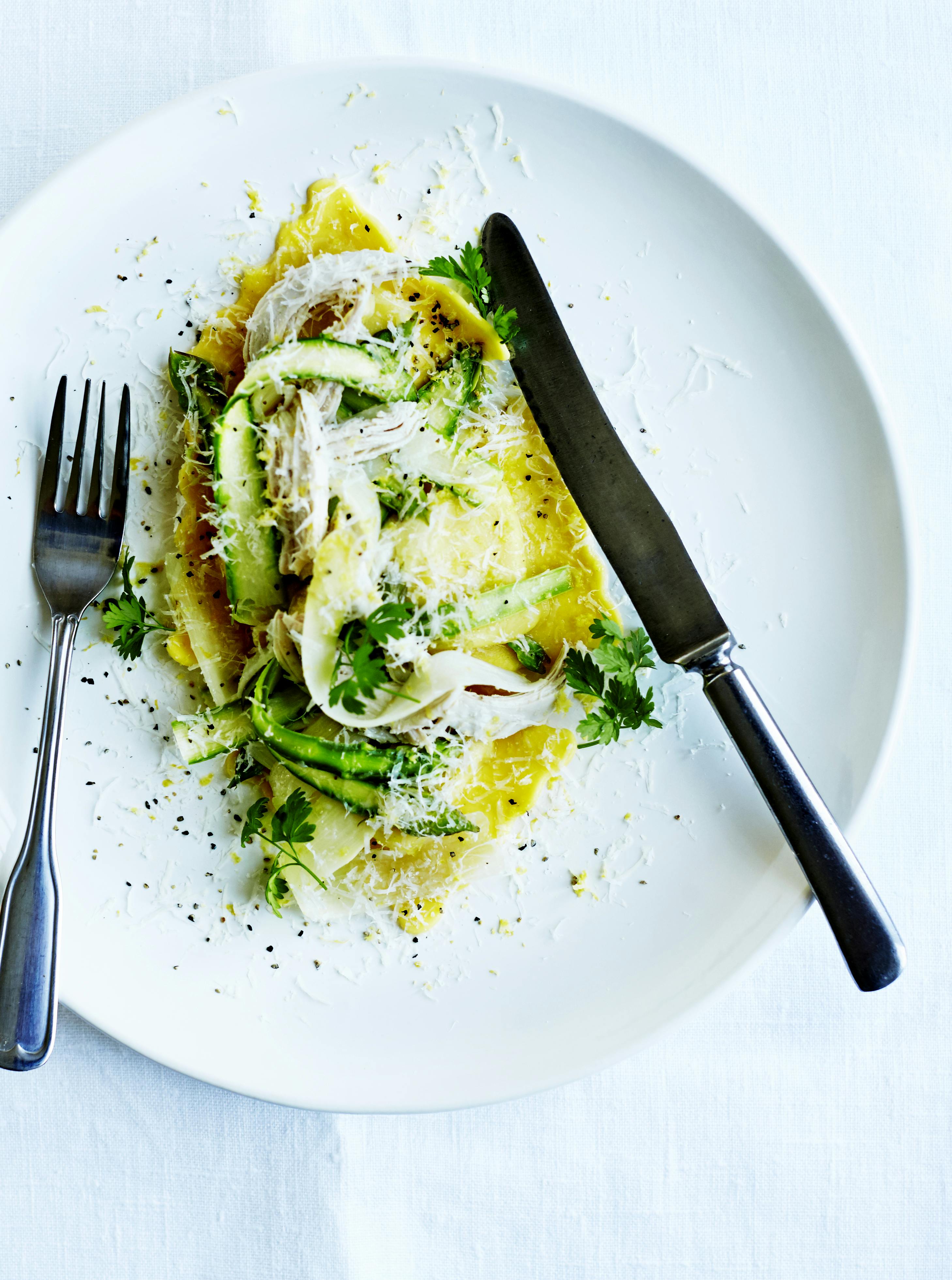 Ravioli med grønne asparges og kylling er nem og dejlig aftensmad