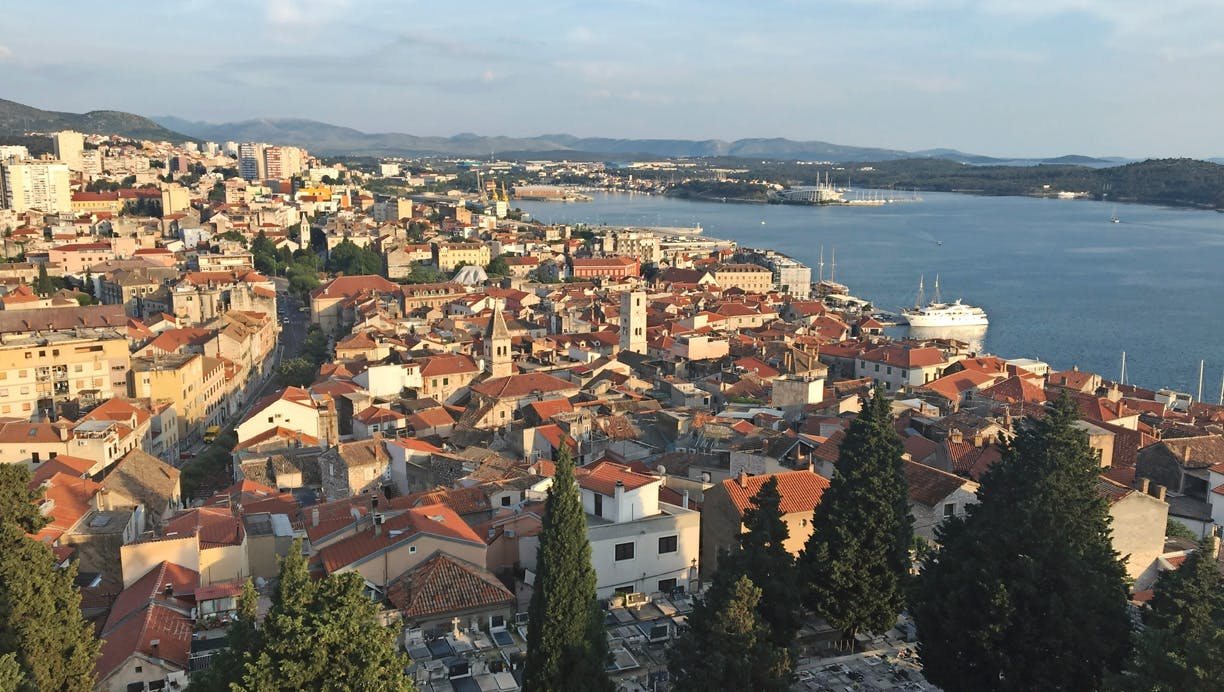 rejseguide til Kroatiens historiske kystby Sibenik