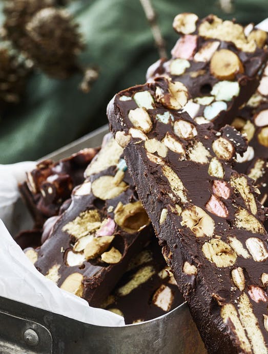 Rocky roads med skumfiduser, nødder og kiks