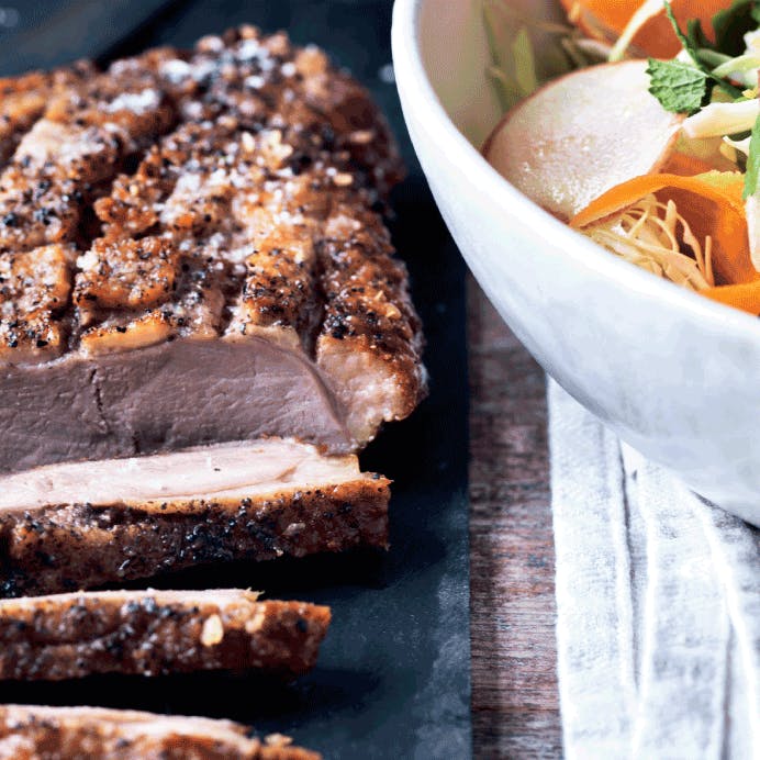 Rodfrugtsalat med citrusdressing og andebryst